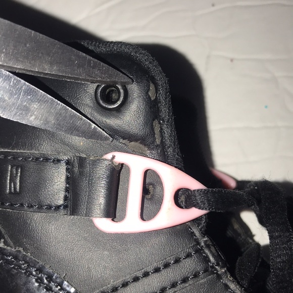 Girl’s Jordan Six Rings Basketball Shoes - Picture 7 of 10